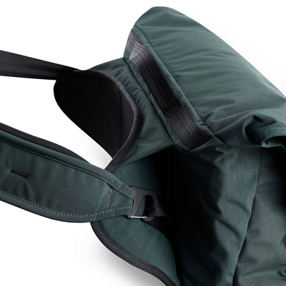 Bellroy Venture Messenger 16L Bags in Green Color