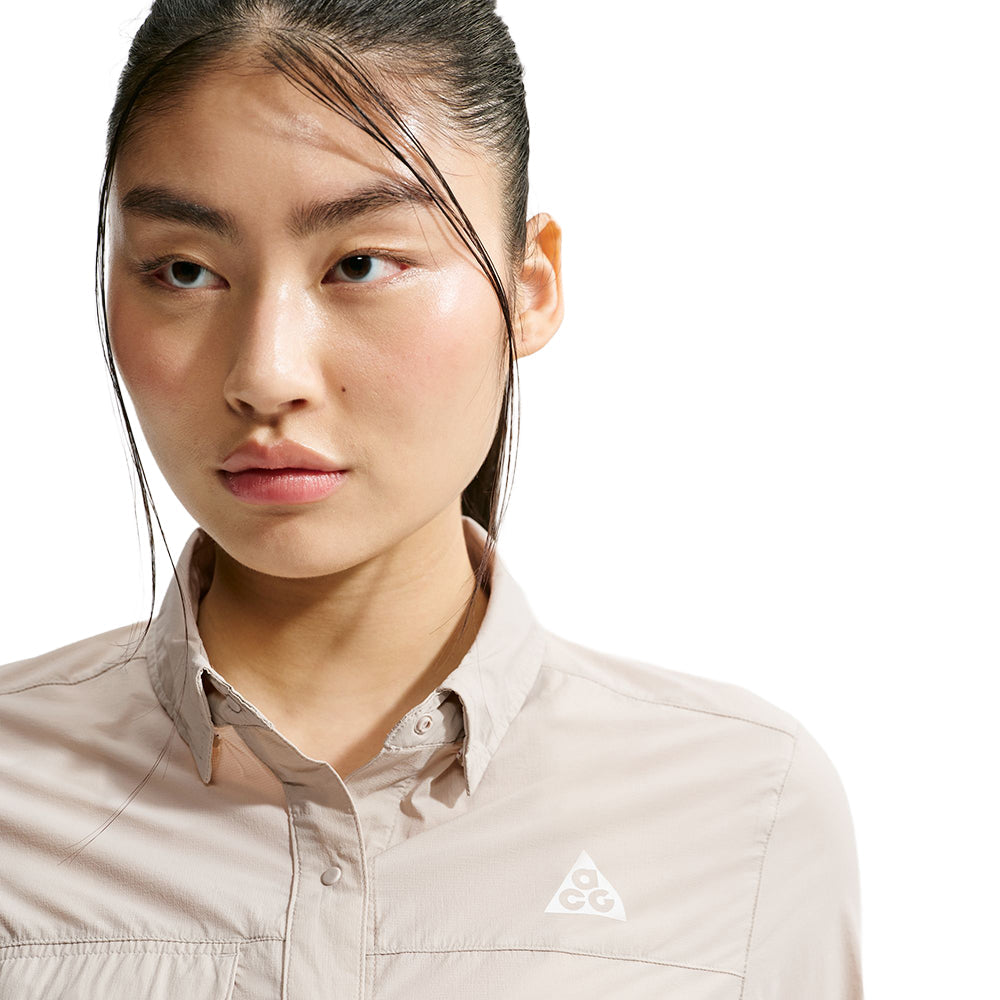ACG AIREEZ W  BUTTON L/S | 236-TAN