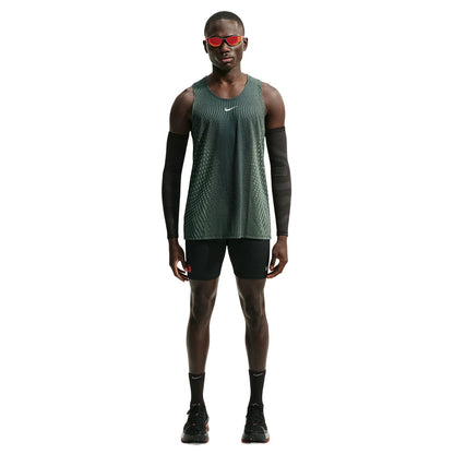 M AEROFIT STRIDE TANK TO | 011 BLACK/