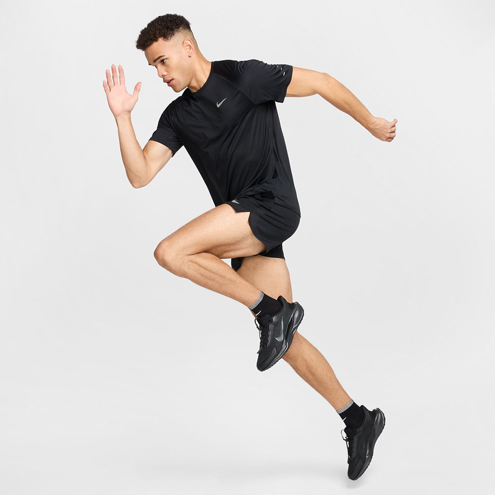Nike M Stride Df Adv short sleeve Tops in Black Color