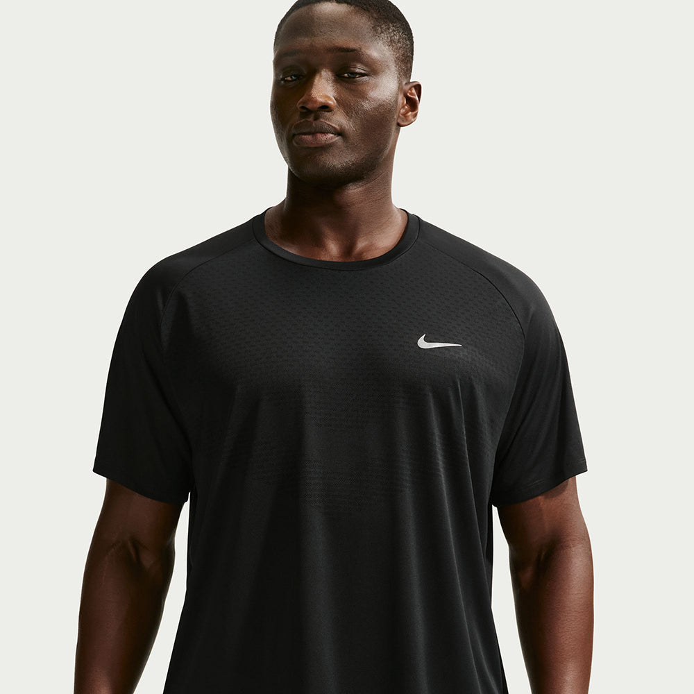 Nike M Stride Df Adv short sleeve Tops in Black Color