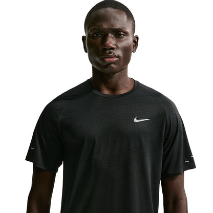 Nike M Stride Df Adv short sleeve Tops in Black Color
