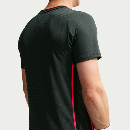 Nike Slam Short Sleeve Top in Black Color