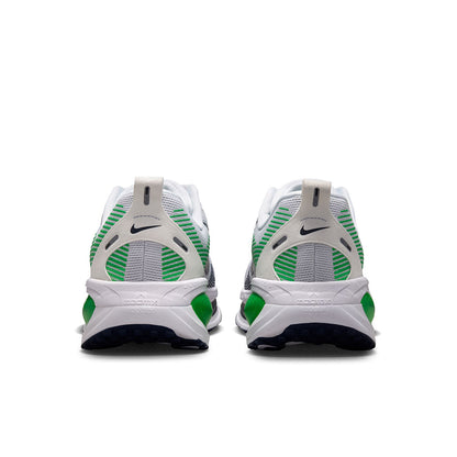 Nike M Vomero 18 Running Shoes in White Color