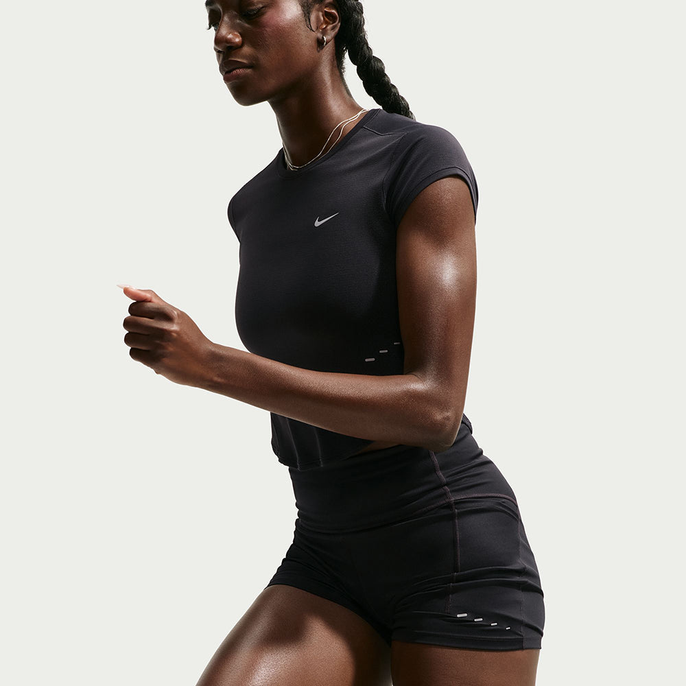 Nike W Swift Df Cropped short sleeve Tops in Black Color