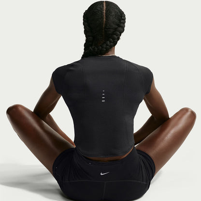 Nike W Swift Df Cropped short sleeve Tops in Black Color