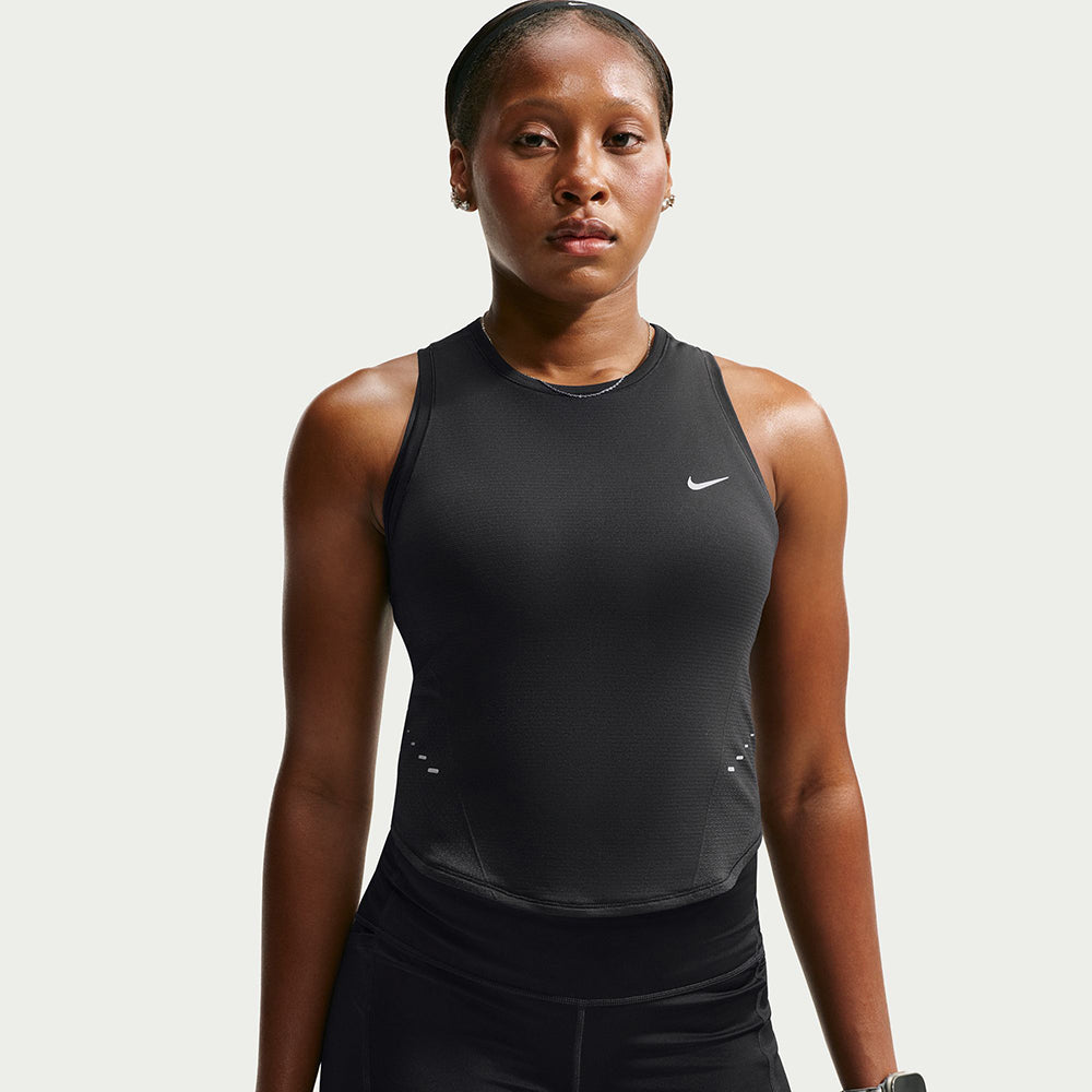 Nike W Swift Df Cropped Tank Tops in Black Color
