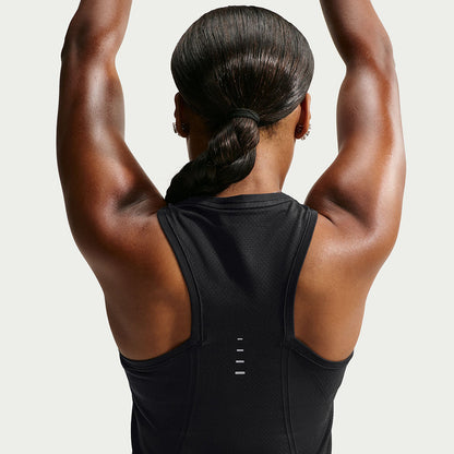 Nike W Swift Df Cropped Tank Tops in Black Color