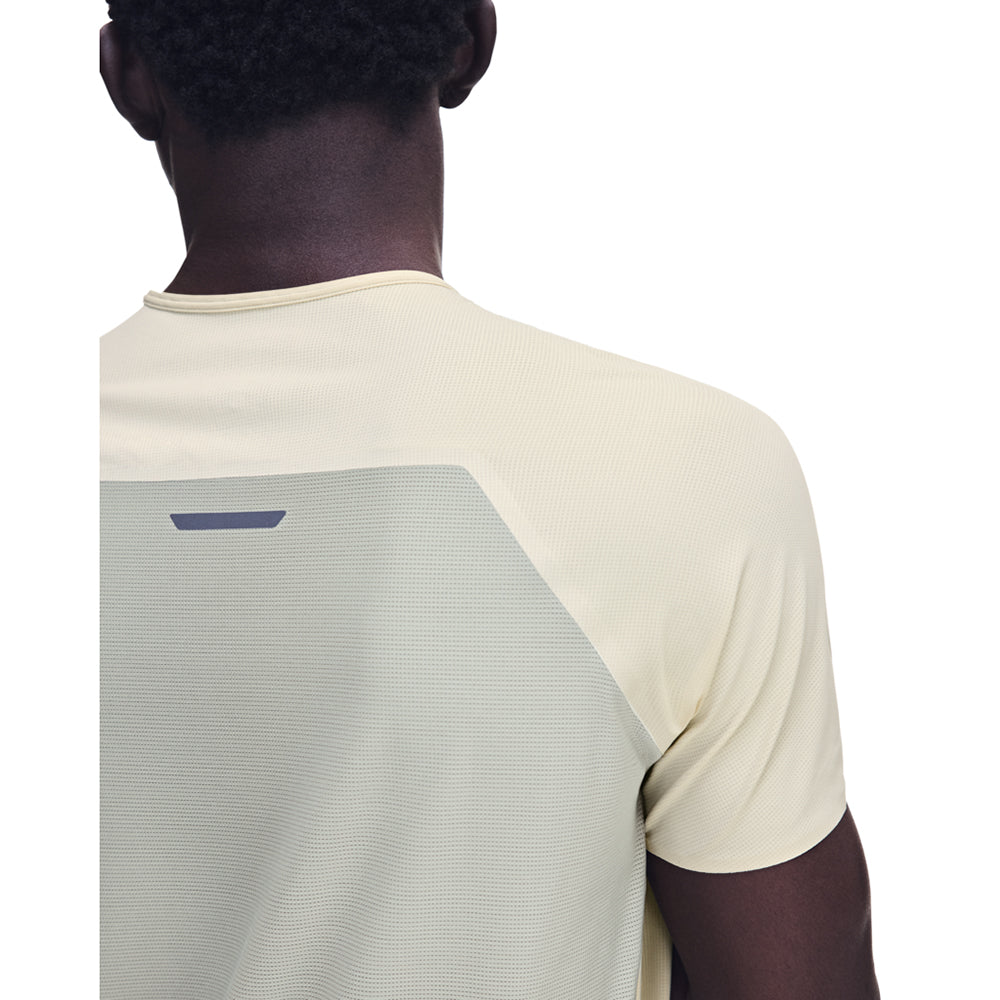 On M Performance-T Tops in White Color
