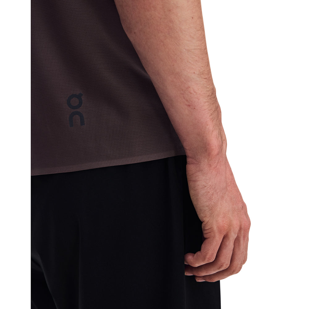 On M Performance-T Tops in Red Color