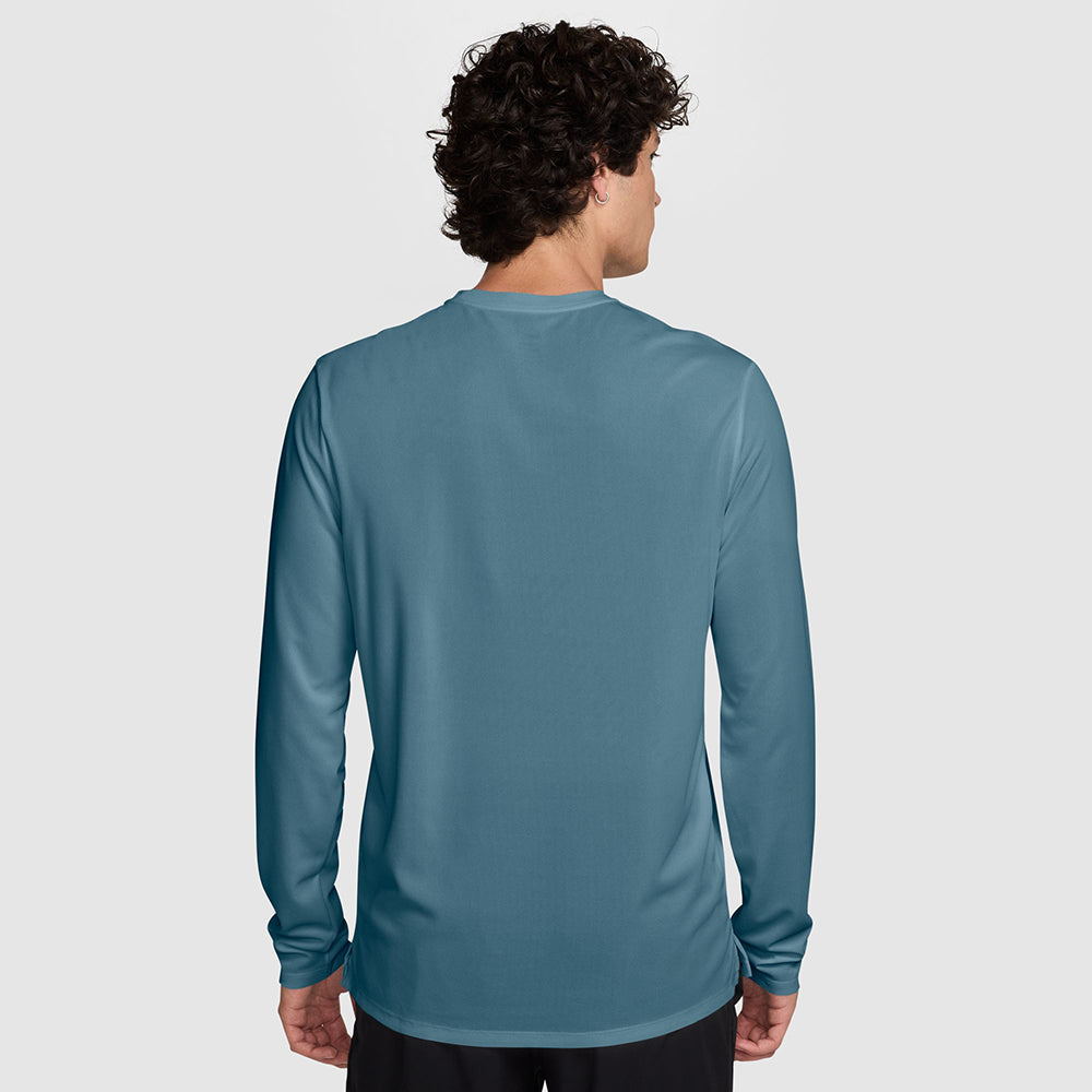 Nike M Miler Df UV Ls Run Top in Blue Color