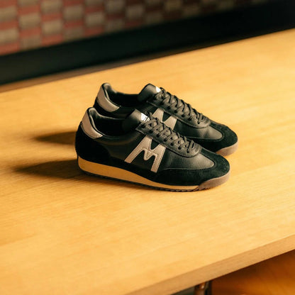 MESTARI 76 | JET BLACK/