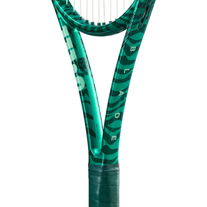 Wilson Tiger Blade 98 16X19 V10 Tennis Racquets in No Color