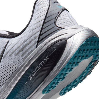 Nike M Vomero 18 Running Shoes in Grey Color