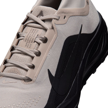 Nike M Acg Pegasus Trail GORE-Tex Trail Running Shoes in White Color
