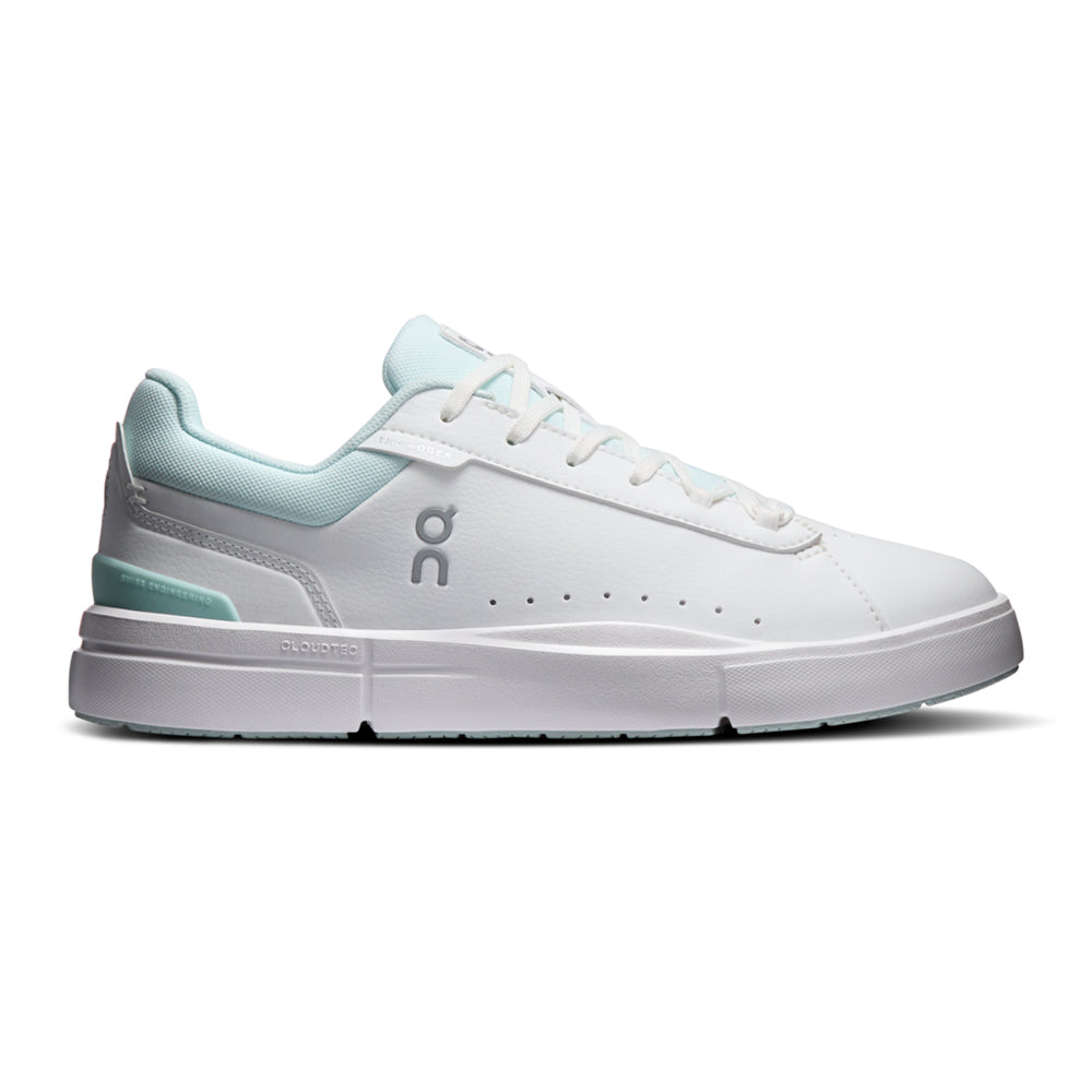 On The Roger Advantage W Sneakers in White Color