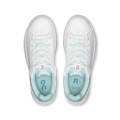On The Roger Advantage W Sneakers in White Color