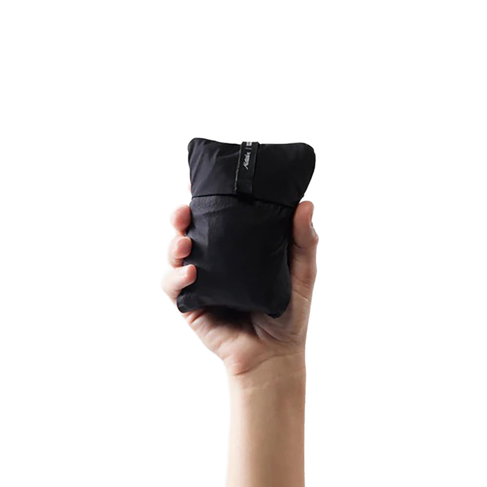 BLACKOUT TRAVEL PILLOW | BLACK