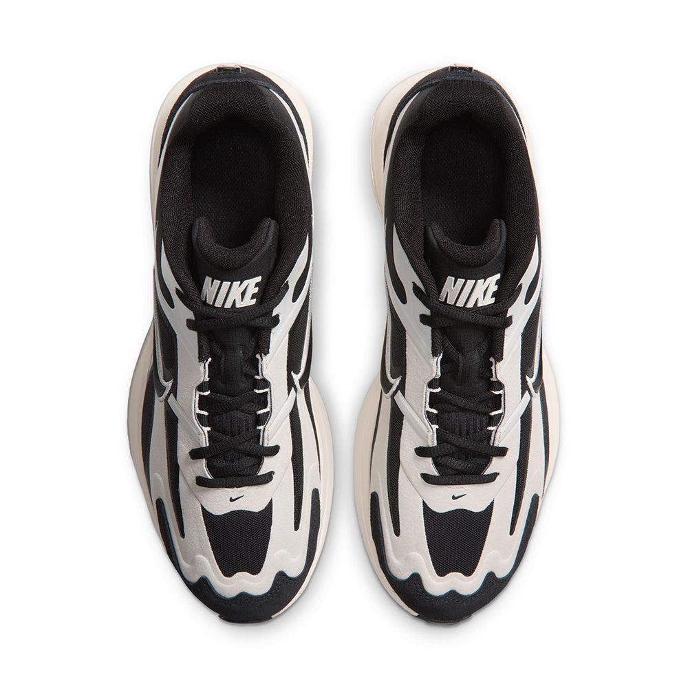 Nike Air Max Metro Sneakers in Black Color