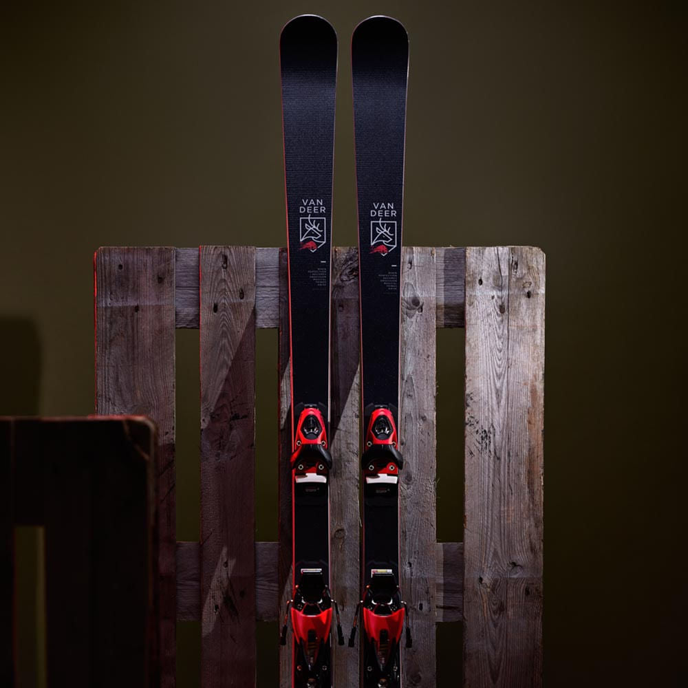 Van Deer-Red Bull Sports Kids Gs-Kids W/R21 Pro+Spx 11 Skis in Black Color
