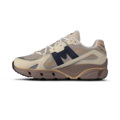 Karhu North America Unisex Super Fulcrum Sneakers in Brown Color