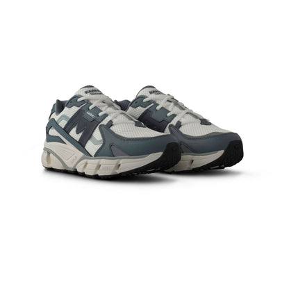 Karhu North America Unisex Super Fulcrum Sneakers in Green Color