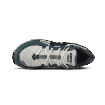 Karhu North America Unisex Super Fulcrum Sneakers in Green Color