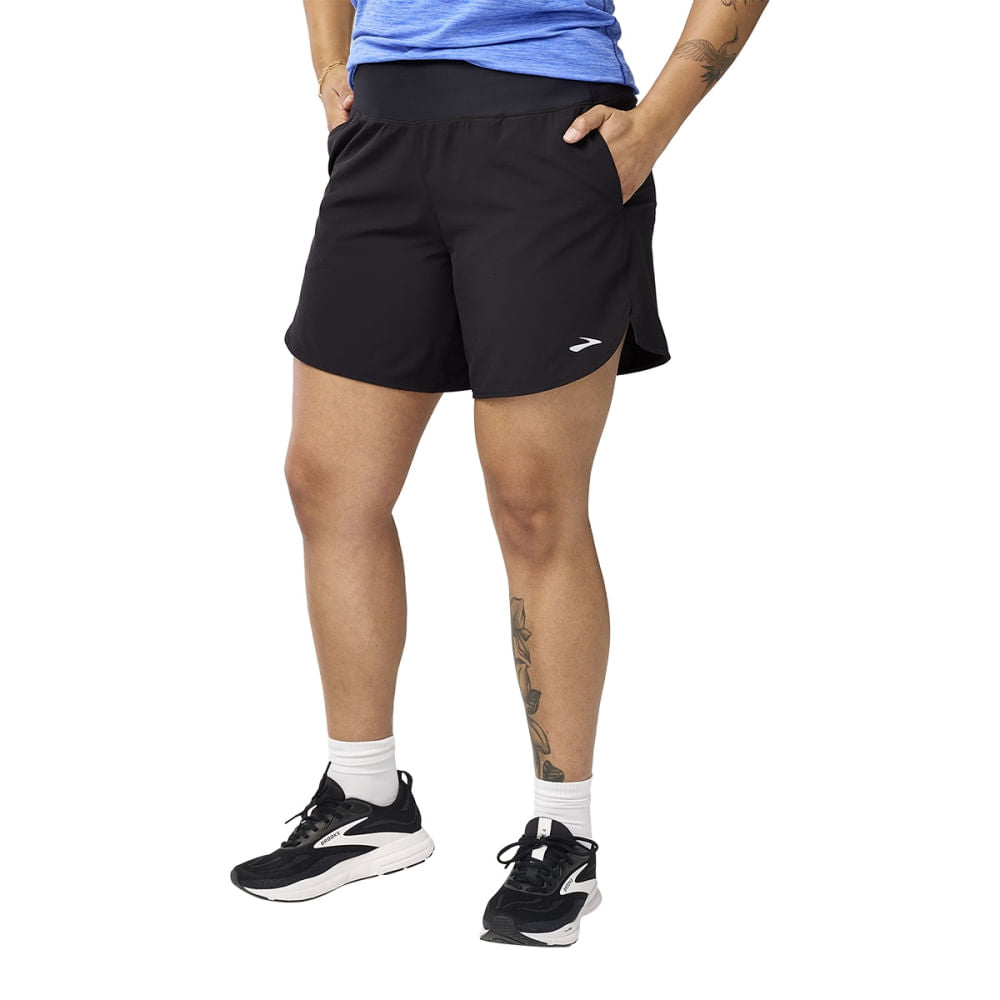 Brooks Womens Chaser 7In Short 2.0 Shorts in Black Color