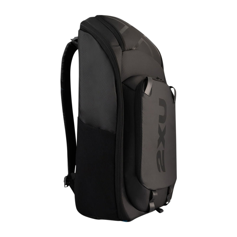 2Xu Unisex Transition Backpack Cycling Shoes in Black Color