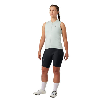 Pearl Izumi Womens Expedition Short in Black Color