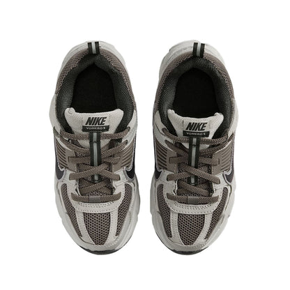 NIKE VOMERO 5 | 010 COLLEG