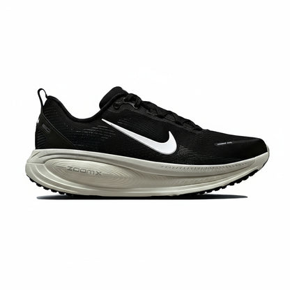 Nike Mens Vomero 18 Running Shoes in Black Color