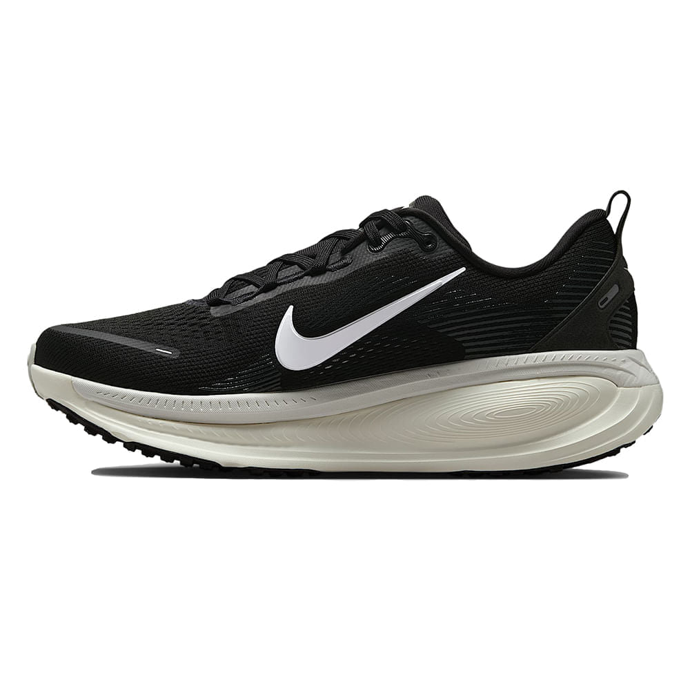 Nike Mens Vomero 18 Running Shoes in Black Color
