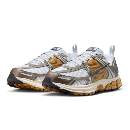 NIKE VOMERO 5 | 004-MTLC P