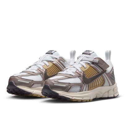NIKE VOMERO 5 | 004-MTLC P