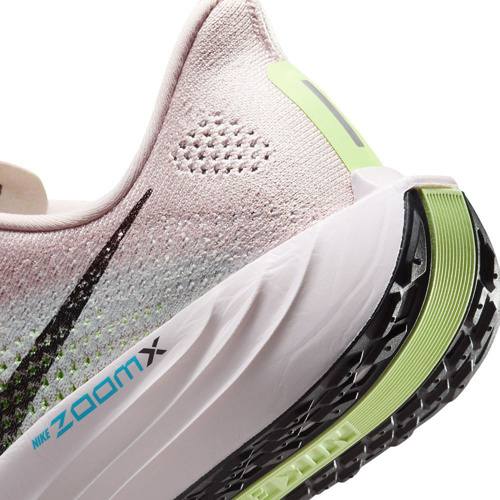 Nike Womens Pegasus Plus Running Shoes in White Color