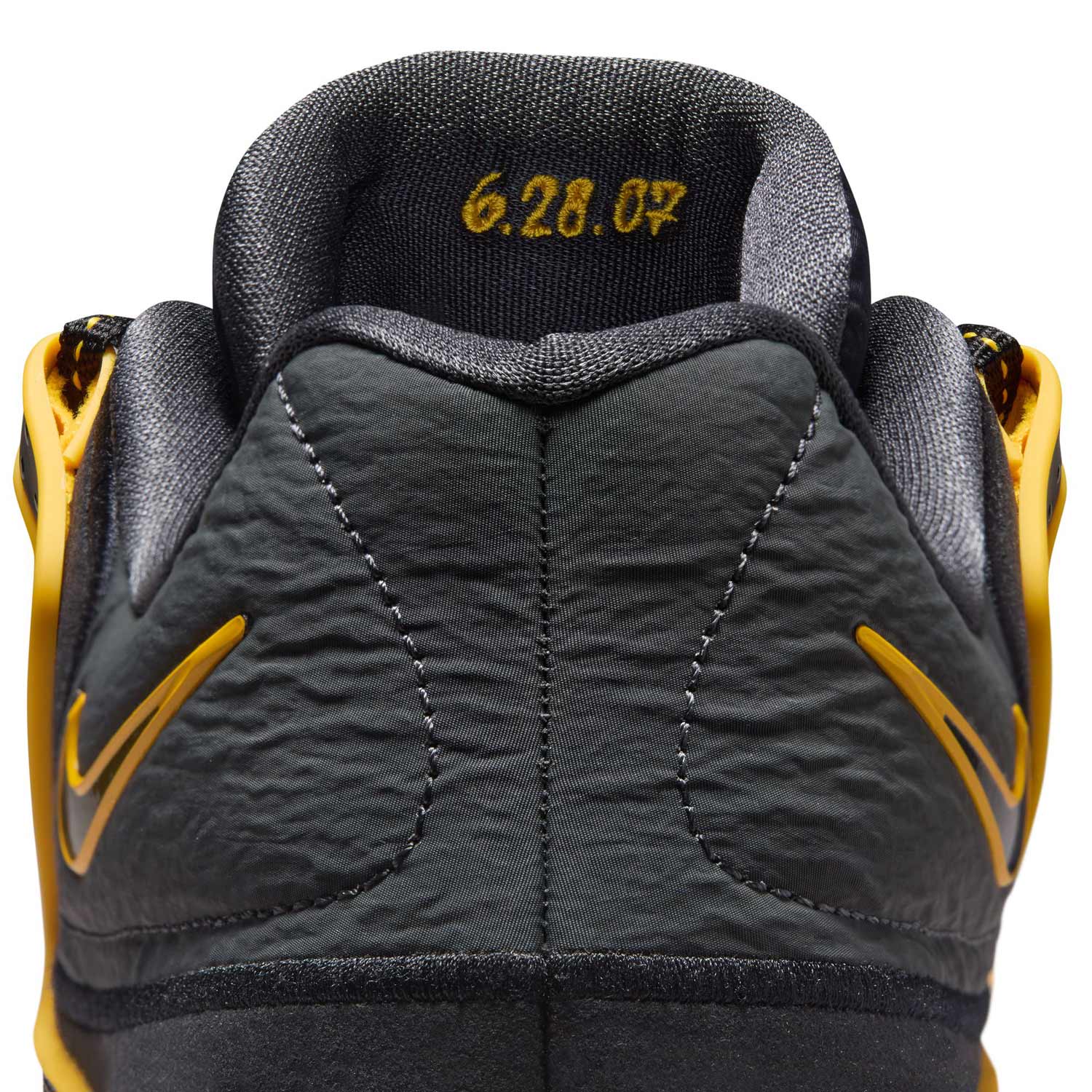 KD18 | 002 BLACK