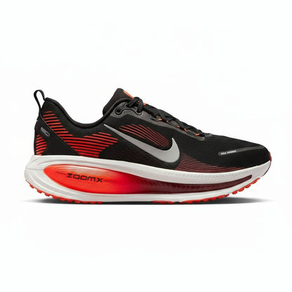 Nike Mens Vomero 18 Running Shoes in Black Color
