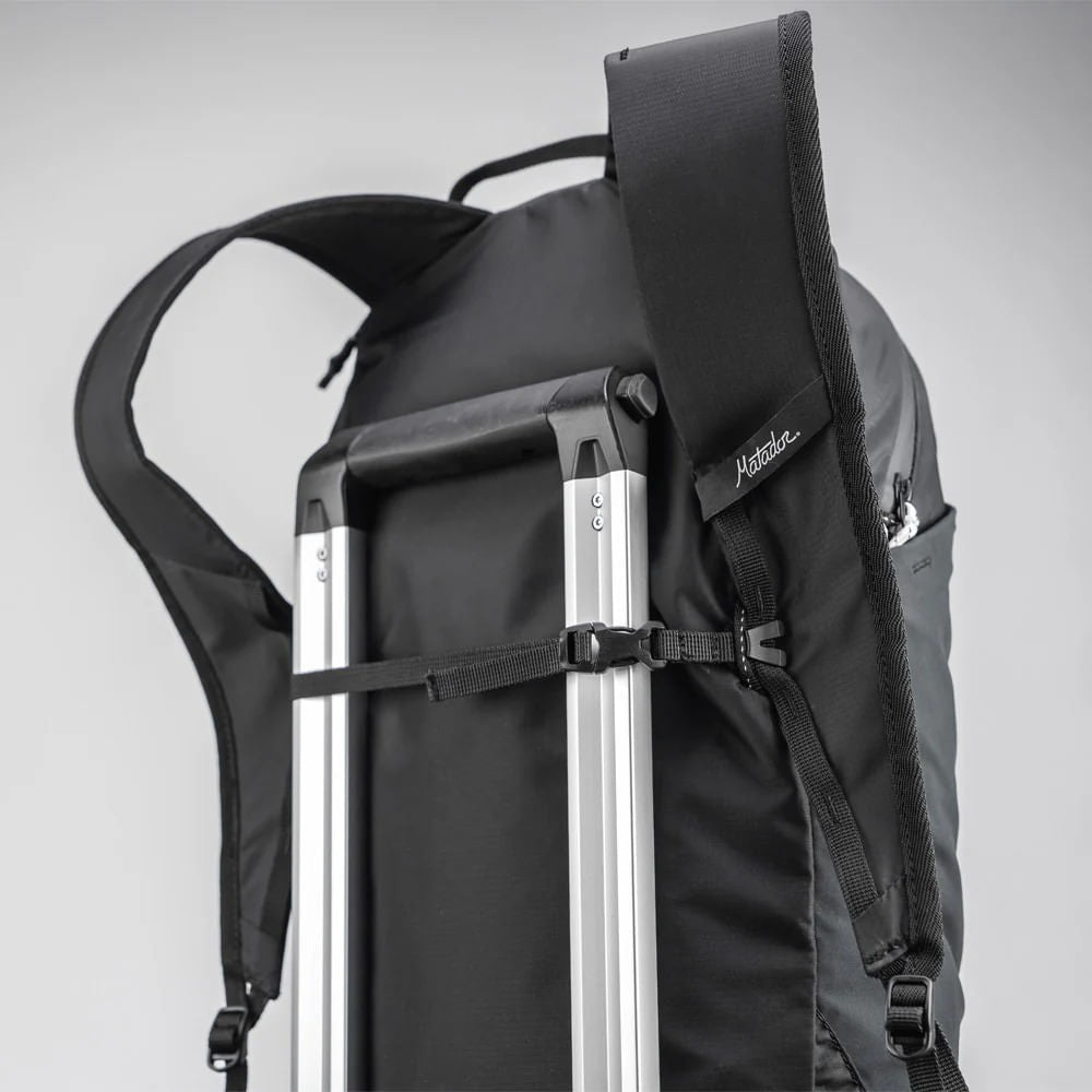REFRACTION PACKABLE | BLACK