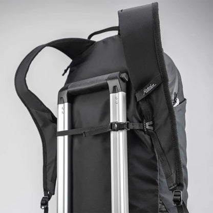 REFRACTION PACKABLE | BLACK