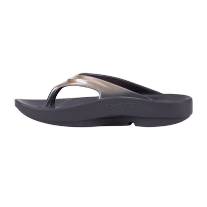Oofos Unisex Oofos Oolala Luxe Sandal Footwear Accessories in Black Color
