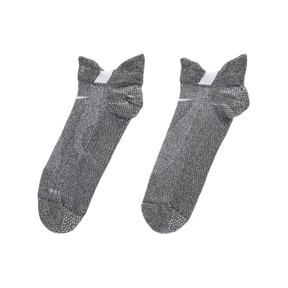 Nike Unisex Un Nike Fast Lwt Noshow Socks in Grey Color