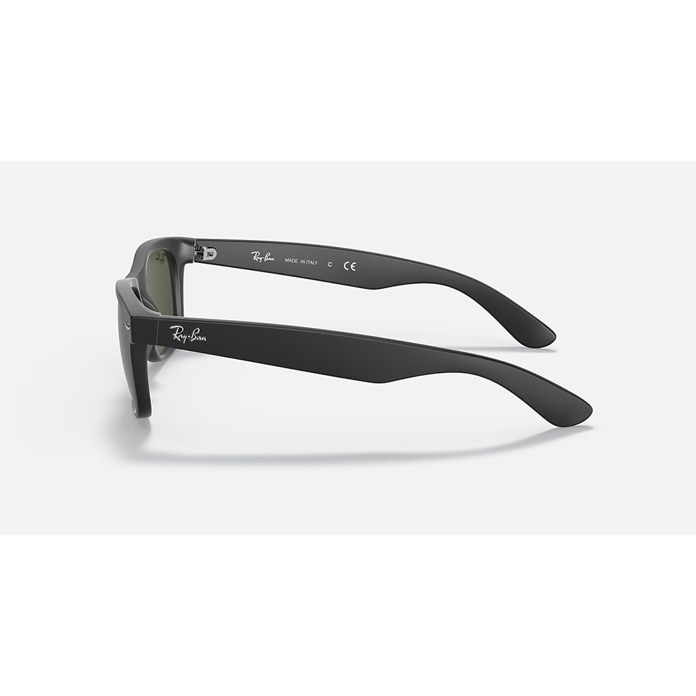 Ray Ban New Wayfarer Rubber Black Accessories in Green Color