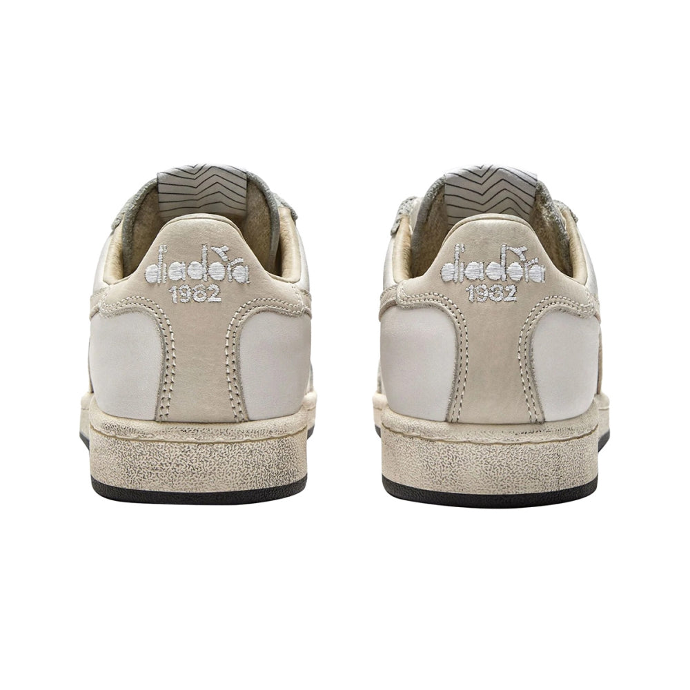 Diadora Mens Prestige Used Sneakers in White Color