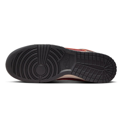 Nike Mens Nike Dunk Low retro SE Sneakers in Red Color