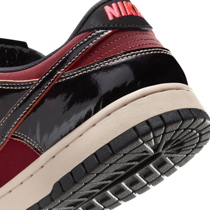 Nike Mens Nike Dunk Low retro SE Sneakers in Red Color