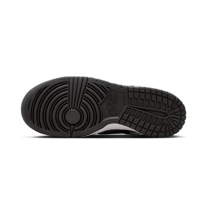 Nike Kids Dunk Low SE Sneakers in Grey Color