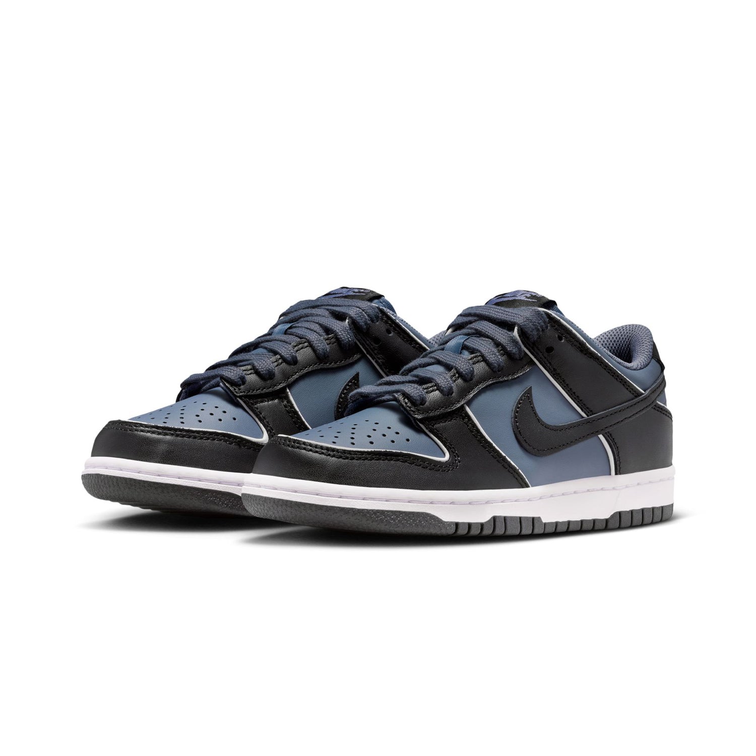 Nike Kids Dunk Low SE Sneakers in Grey Color