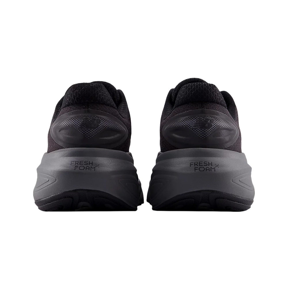 New Balance Mens More V6 Running Shoes in Black Color