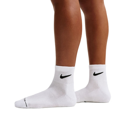 Nike Unisex 3Pk Ed Dri-FIT 1/4 Socks in Multi Color